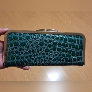 Green Faux Lizard Skin Vinyl Zip Pouch 60s Vintage Long Coin Purse Wallet